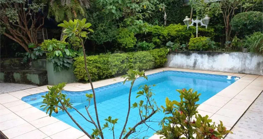 Casa com 4 quartos para alugar na Rua Miragaia, 551, Butantã, São Paulo