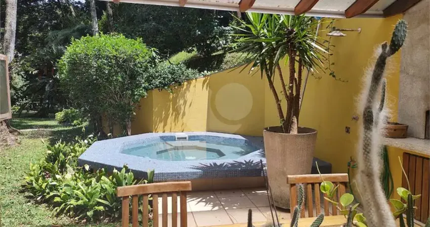 Casa com 3 quartos à venda na Alameda Clio, 1, Condomínio Iolanda, Taboão da Serra