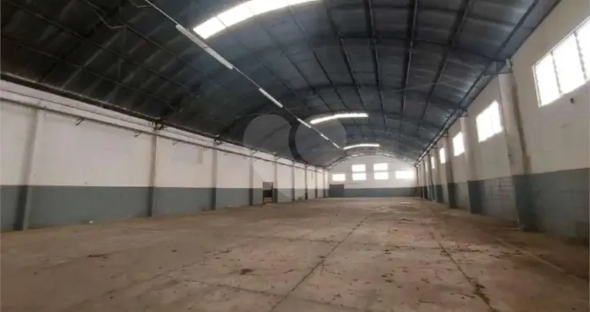 Barracão / Galpão / Depósito à venda na Estrada da Figueira, 251, Rio Abaixo, Itaquaquecetuba