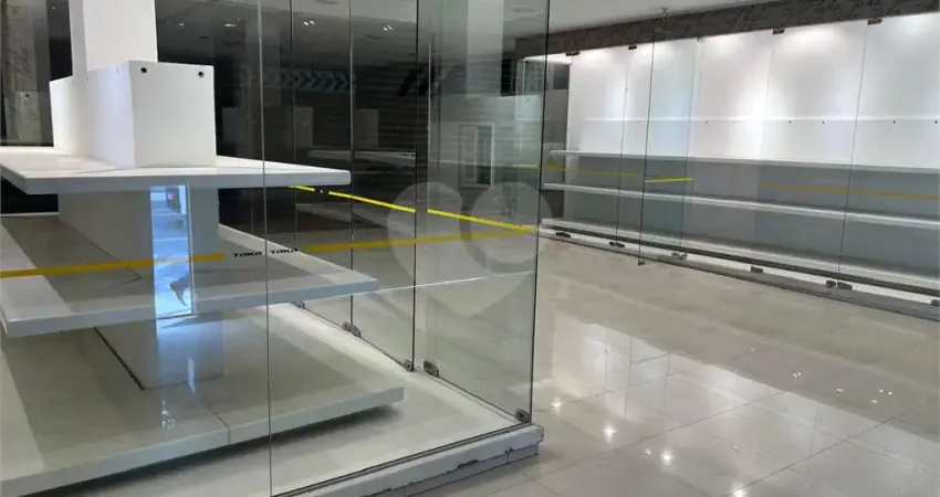 Barracão / Galpão / Depósito à venda na Rua do Arouche, 301, República, São Paulo