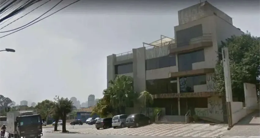 Prédio para alugar na Rua Pio XI, 372, Alto da Lapa, São Paulo
