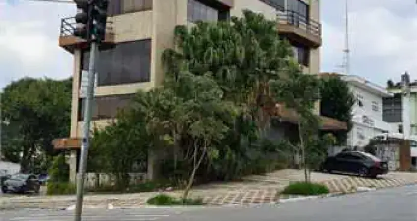 Prédio para alugar na Rua Pio XI, 372, Alto da Lapa, São Paulo