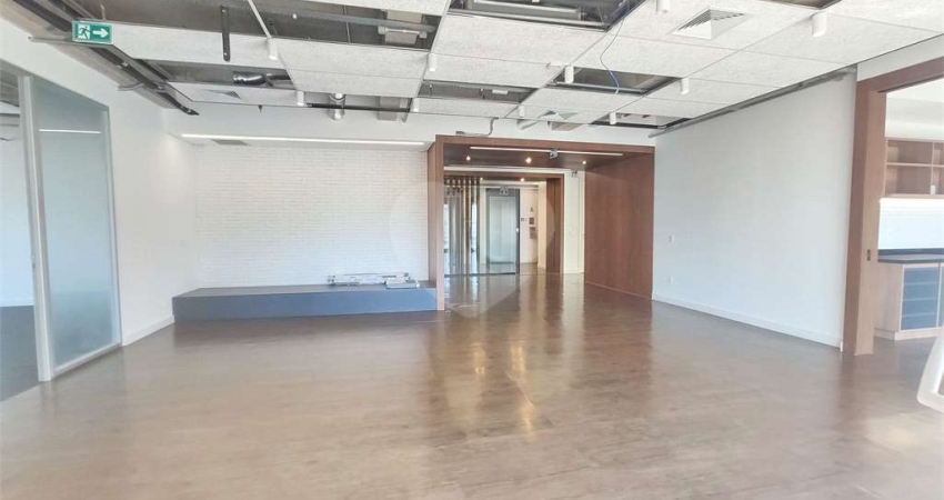 Sala comercial para alugar na Rua Butantã, 336, Pinheiros, São Paulo