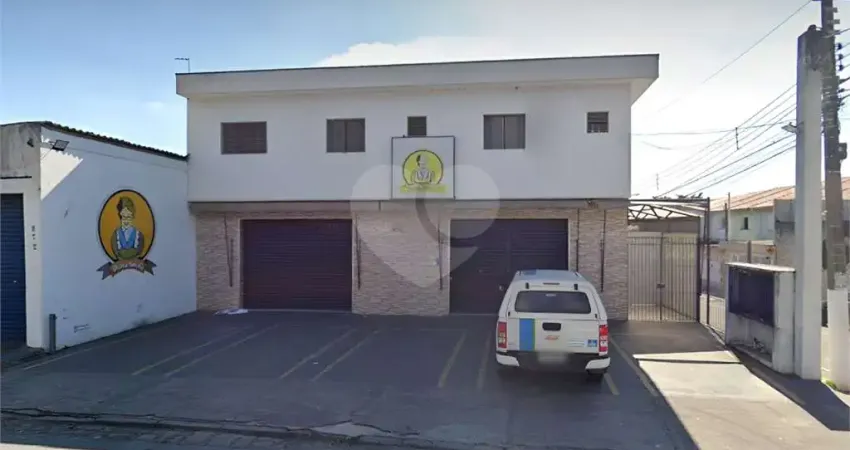 Casa com 5 quartos à venda na Rua Augusto Ferreira de Morais, 870, Socorro, São Paulo