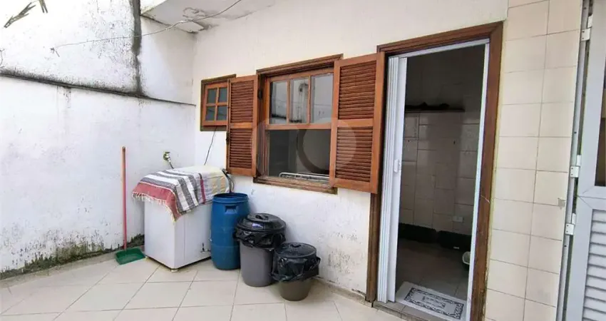Casa com 3 quartos à venda na Rua Josino Bezerra da Silva, 82, Jardim Ester Yolanda, São Paulo