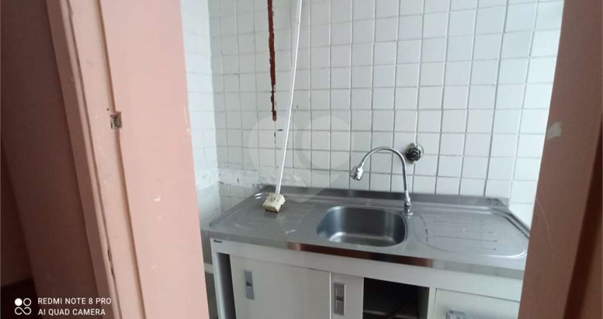 Casa comercial para alugar na Rua José Bonifácio, 24, Sé, São Paulo