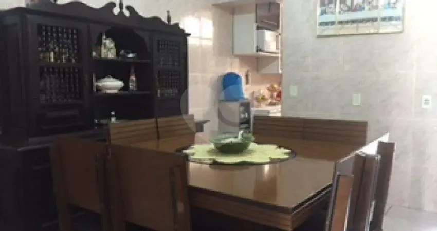 Casa com 3 quartos para alugar na Rua Damiana da Cunha, 342, Santa Teresinha, São Paulo