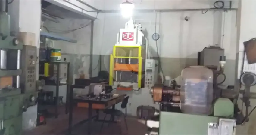 Barracão / Galpão / Depósito à venda na Rua Alencar Araripe, 1412, Sacomã, São Paulo