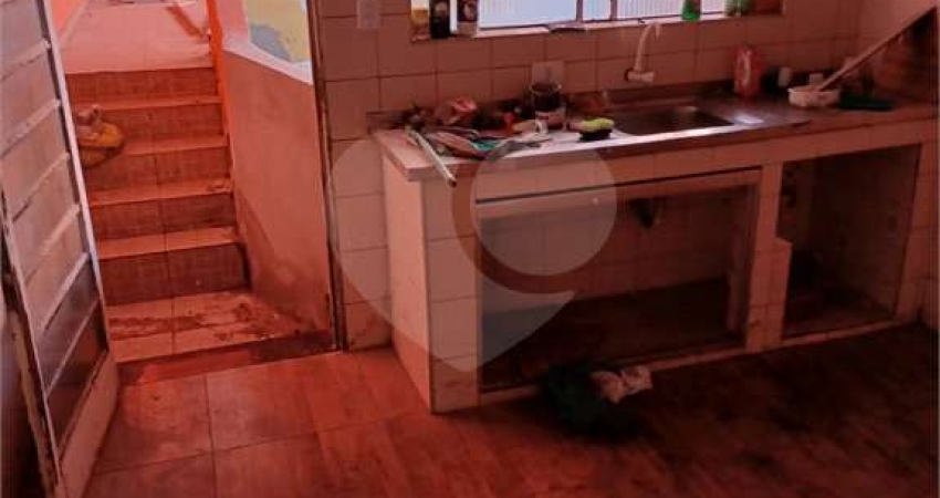 Casa com 3 quartos à venda na Avenida Mutinga, 5040, Jardim Santo Elias, São Paulo