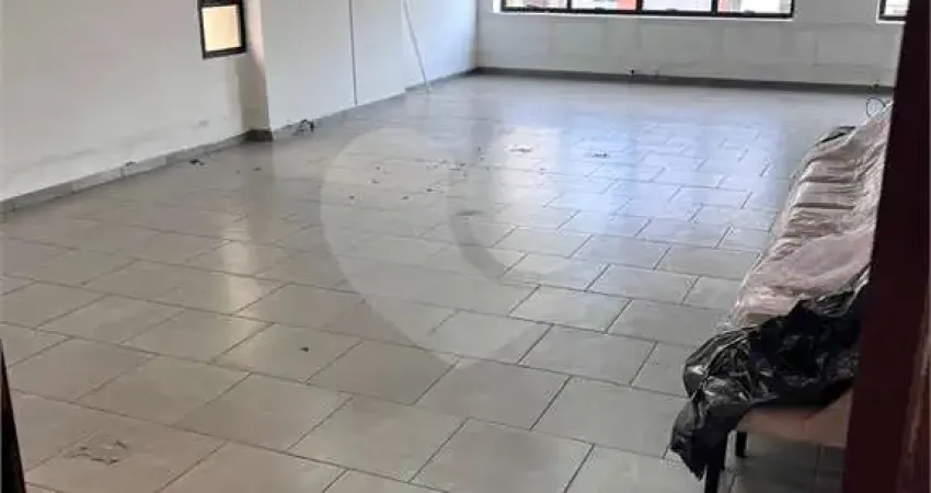 Sala comercial para alugar na Avenida Ibijaú, 331, Moema, São Paulo
