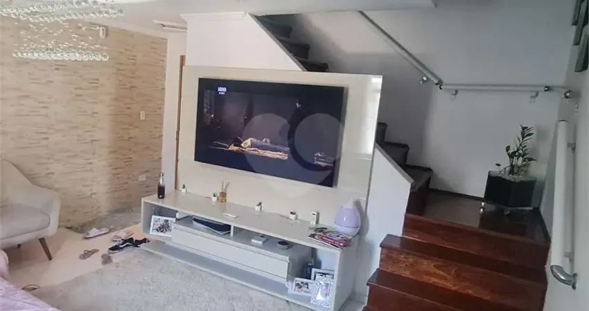 Casa com 3 quartos para alugar na Rua Soldado José Souza de Oliveira, 18, Vila Aliança, Guarulhos