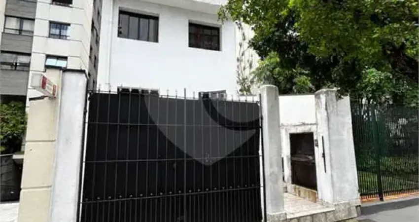 Casa à venda na Rua Maestro Cardim, 1197, Liberdade, São Paulo