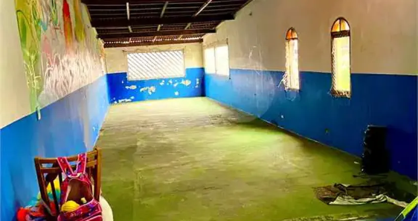 Casa com 5 quartos à venda na Rua Lindolfo Ferreira de Morais, 6, Parque Jandaia, Carapicuíba