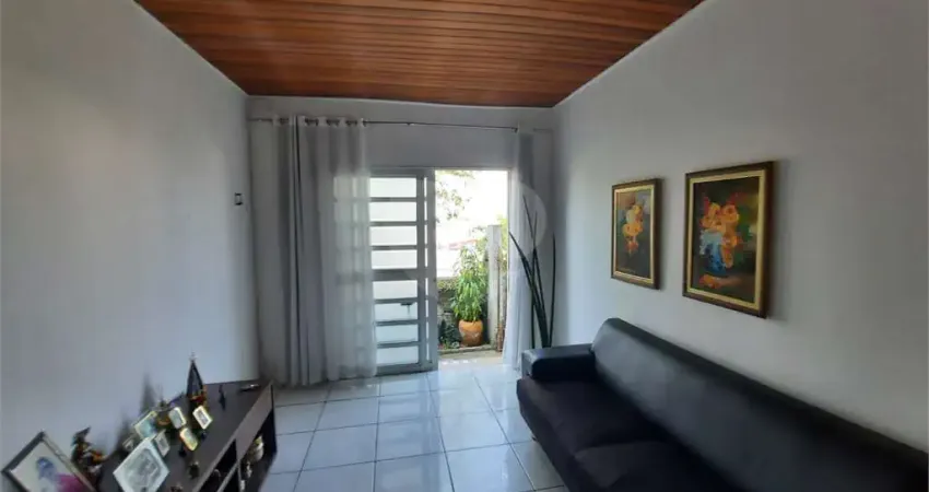 Casa com 3 quartos à venda na Rua Ângelo Santi, 57, Vila Friburgo, São Paulo