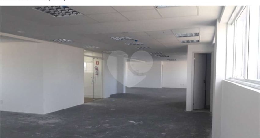 Sala comercial para alugar na Rua Adolfo Bastos, 598, Vila Bastos, Santo André