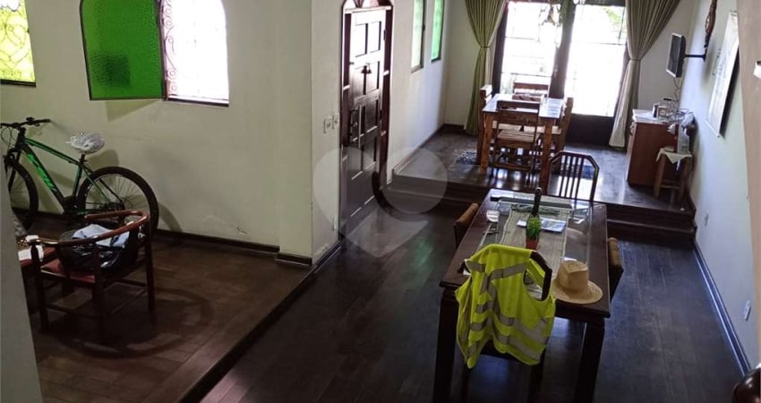 Casa com 3 quartos para alugar na Rua Santa Rosa, 263, Vila Industrial, Mogi das Cruzes