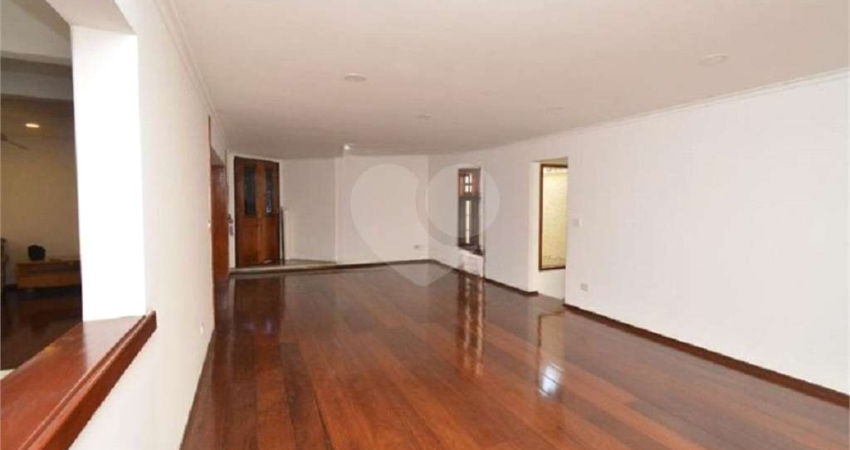 Casa com 5 quartos à venda na Rua Santo Antônio, 644, Vila Galvão, Guarulhos
