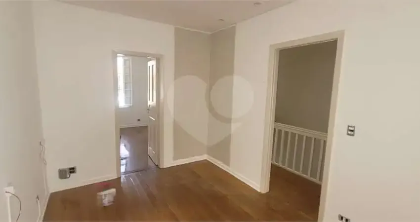 Casa à venda na Rua Doutor Cândido Espinheira, 645, Perdizes, São Paulo