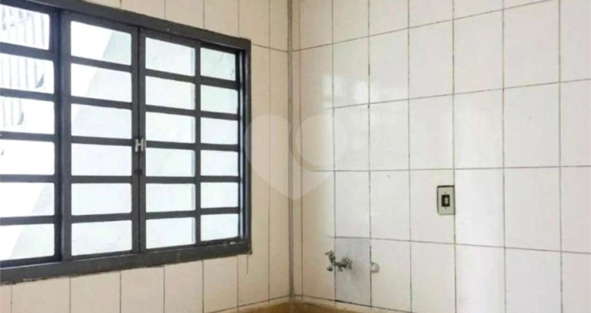 Casa com 2 quartos à venda na Rua Dentista Barreto, 213, Vila Carrão, São Paulo