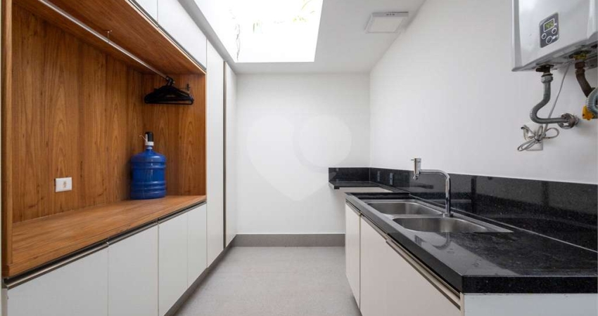 Casa com 3 quartos à venda na Rua Sílvia Celeste de Campos, 102, Alto de Pinheiros, São Paulo