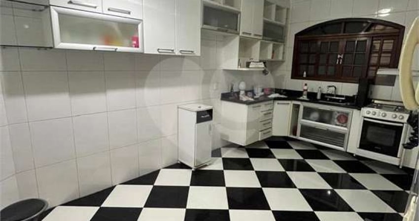 Casa com 2 quartos à venda na Rua Monte das Gameleiras, 202, Vila Ré, São Paulo