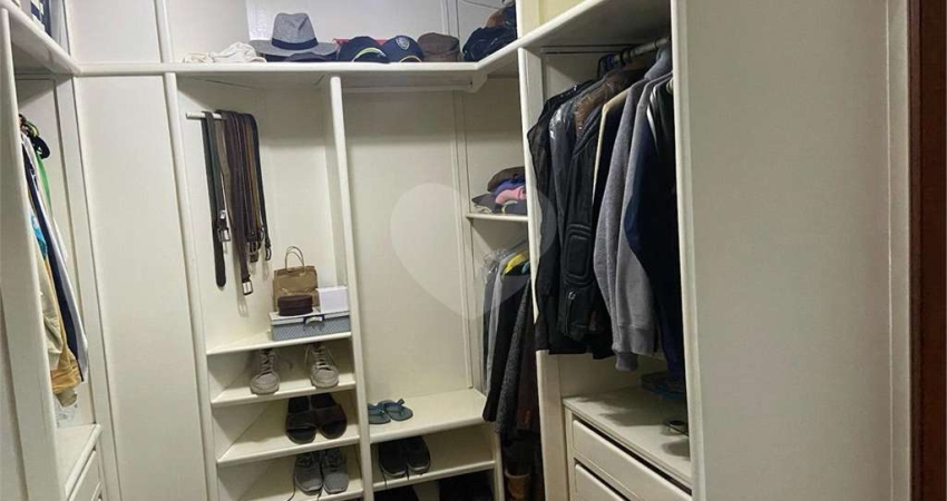 Casa em condomínio fechado com 4 quartos à venda na Alameda Pérola, 438, Alphaville, Santana de Parnaíba