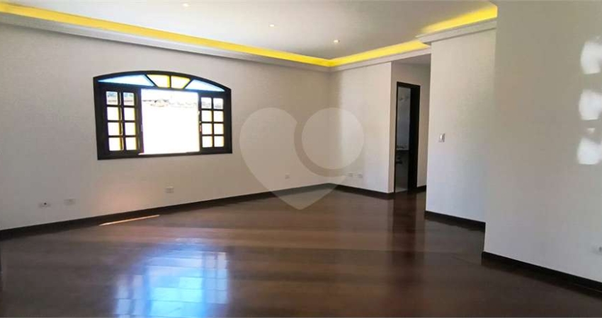 Casa com 3 quartos à venda na Rua Cunha Matos, 196, Jardim Ivana, São Paulo