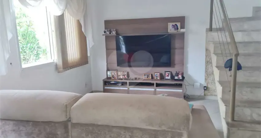 Casa em condomínio fechado com 3 quartos à venda na Rua Mar Vermelho, 57, Jardim Regina Alice, Barueri