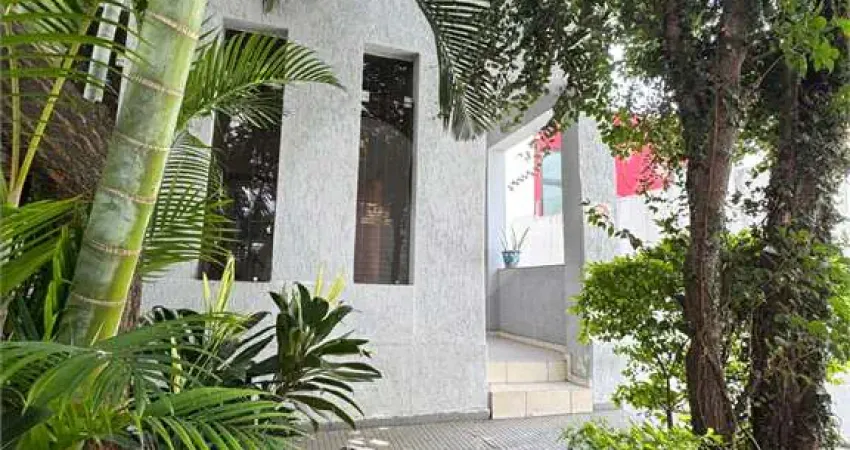 Casa com 3 quartos para alugar na Rua Duarte de Azevedo, 718, Santana, São Paulo