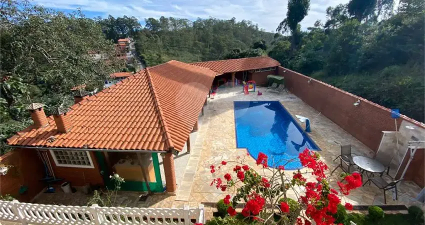 Casa em condomínio fechado com 5 quartos à venda na Rua Santa Luzia, 161, Morada do Sol, Santana de Parnaíba