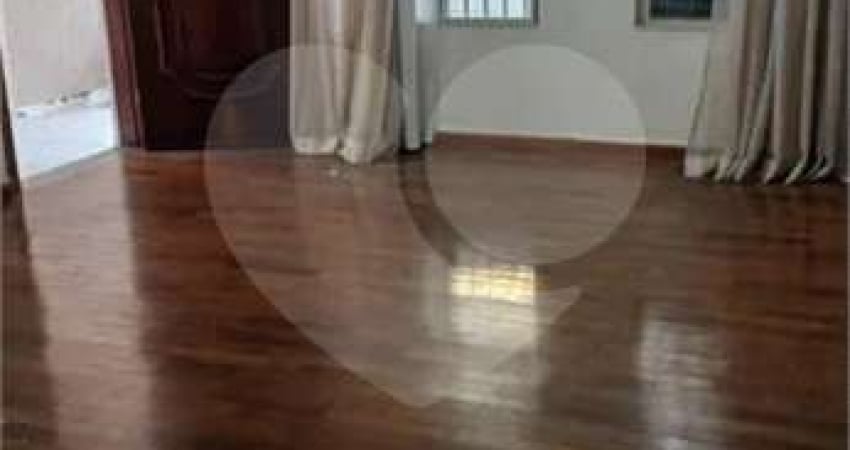 Casa com 2 quartos à venda na Rua Lourdes Reina, 96, Vila Carrão, São Paulo