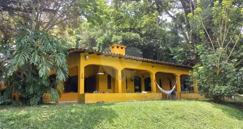 Chácara / sítio com 4 quartos à venda na Estrada Manoel Lages do Chao, 1111, Jardim Caiapia, Cotia