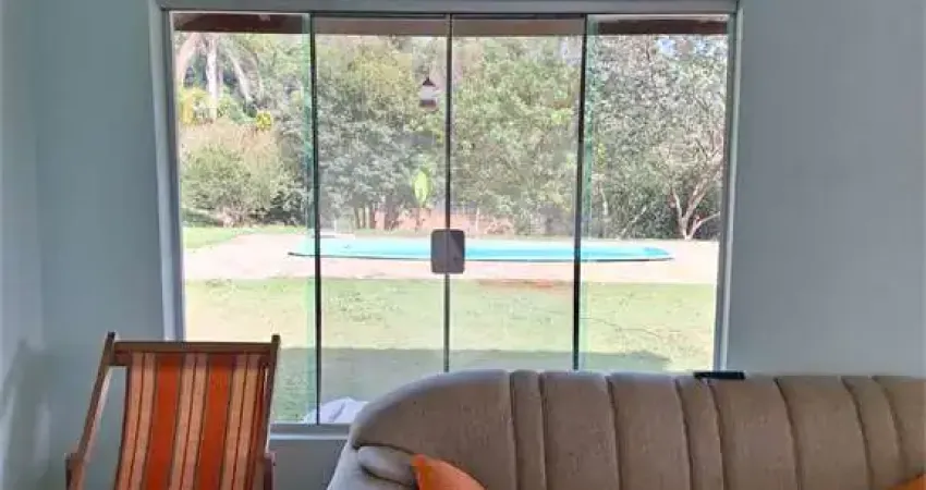 Chácara / sítio com 3 quartos para alugar na Rua Gregório de Matos, 4, Parque Residencial Itapeti, Mogi das Cruzes