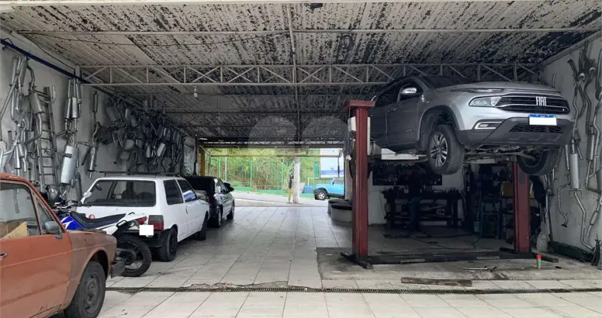 Terreno à venda na Avenida General Pedro Pinho, 1381, Pestana, Osasco