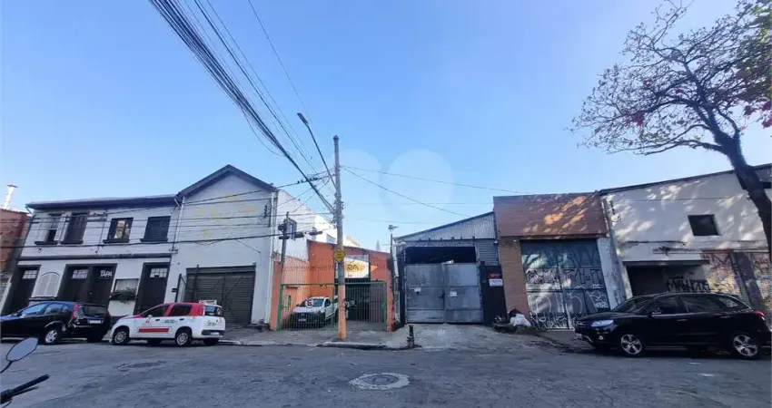 Barracão / Galpão / Depósito à venda na Rua Lopes Chaves, 62, Barra Funda, São Paulo