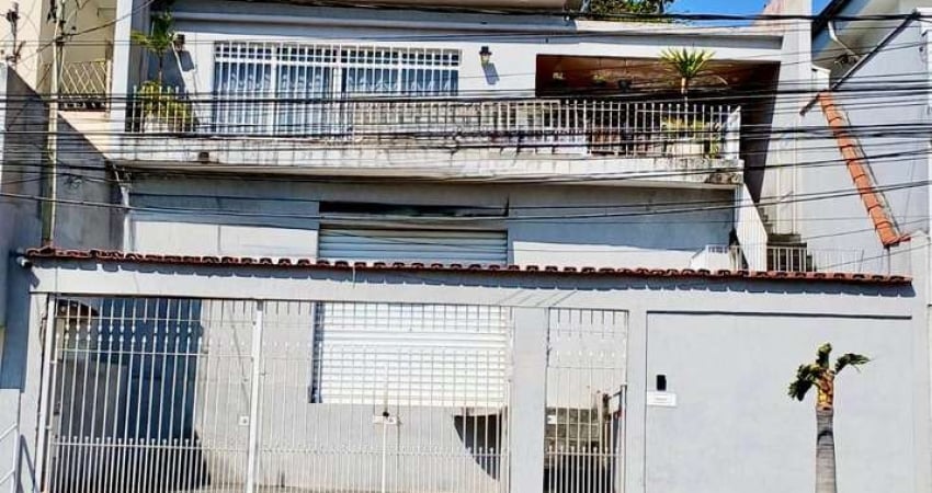 Excelente sobrado com 313m² no bairro Jardim Marisa.