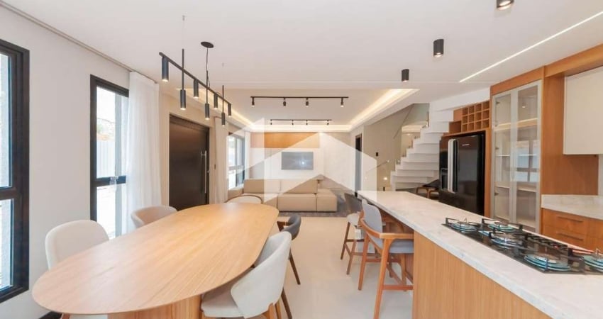Casa em condomínio fechado com 3 quartos para alugar na Avenida Cândido Hartmann, 5118, Santa Felicidade, Curitiba