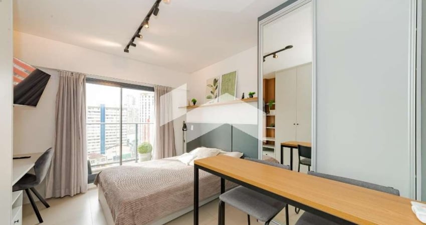 Apartamento com 30 m², 1 quarto para alugar no bairro Centro.