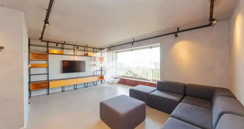 Apartamento com 177 m², 4 quartos sendo 1 suíte para alugar no bairro Centro Cívico.