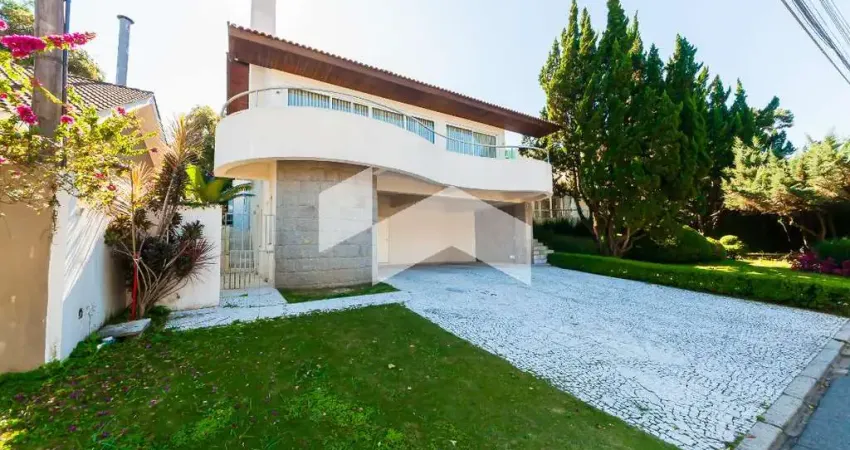 Casa de condomínio com 690 m², 5 quartos sendo 4 suítes para alugar no bairro Seminário.