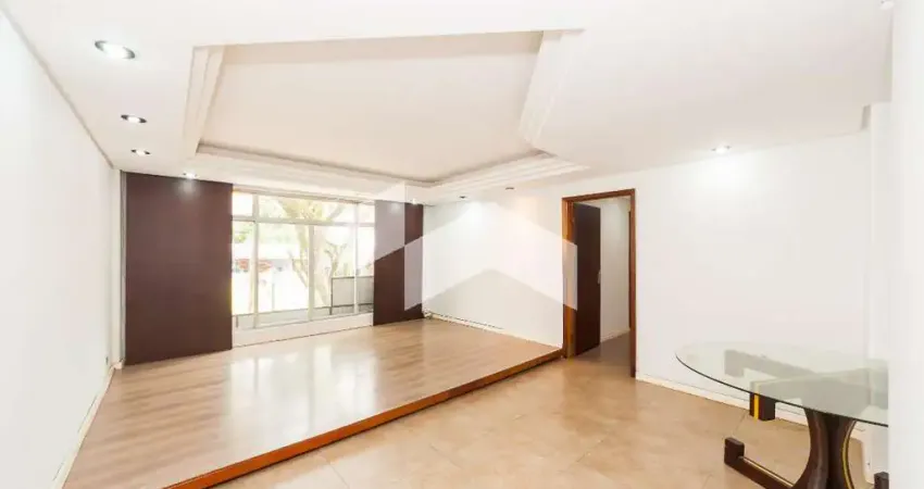 Apartamento com 111 m², 3 quartos sendo 1 suíte para alugar no bairro água verde.
