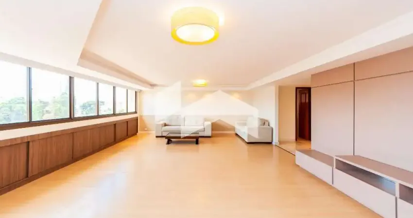 Apartamento com 3 quartos para alugar na Avenida Visconde de Guarapuava, 1613, Centro, Curitiba