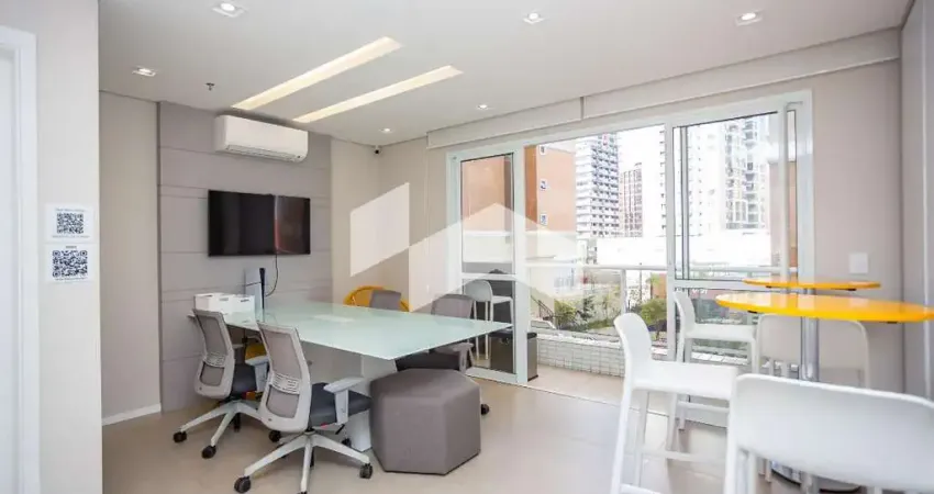 Sala comercial decorada, com 33m² de área útil, em ótima localização no bairro agua verde