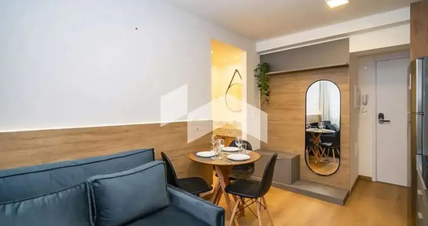 Apartamento com 30 m², 1 quarto sendo 1 suíte para alugar no bairro centro.