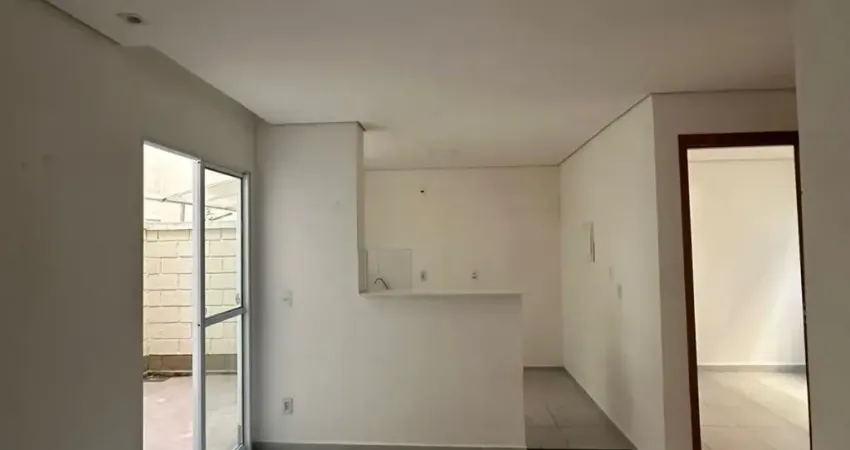 ALUGO APARTAMENTO TÉRREO COM ÁREA PRIVATIVA