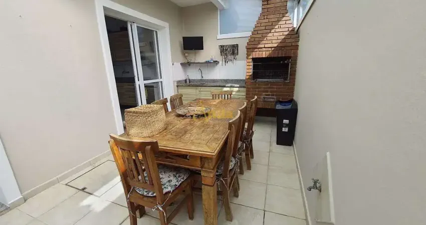 Casa 4 suítes, 3 vagas, 20mts praia Enseada, alto padrão