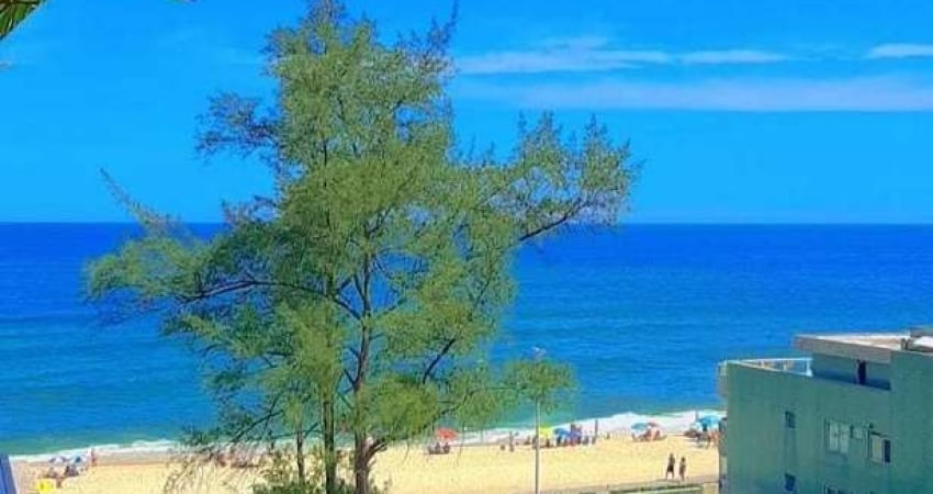 Cobertura Tríplex no Recreio dos Bandeirantes, 3 Quartos Suítes, 230 m², Pé na Areia