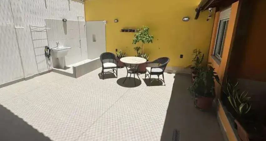 Apartamento Garden à Venda em Copacabana – 3 Quartos, 1 Suíte, 105m², Reformado, Rua Barata Ribeiro, Próx. Praia e Metrô
