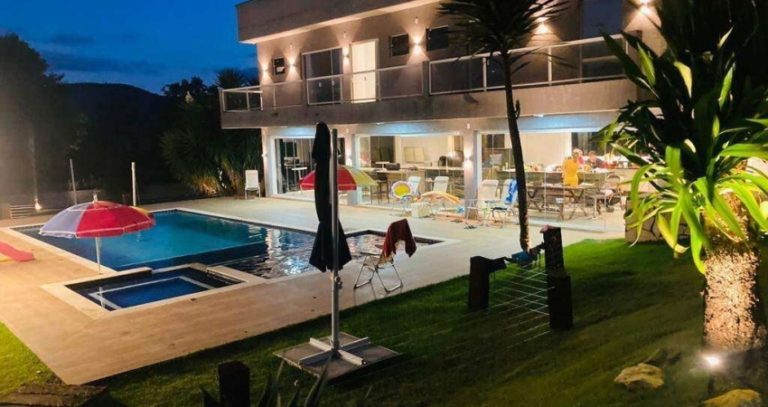 Belíssima Chácara à venda com 7 quartos (5 suítes) no Jardim Águas Claras em Bragança Paulista/SP