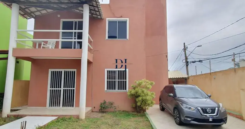 Casa triplex com 03 quartos, 01 suíte em condomínio fechado - stella mares